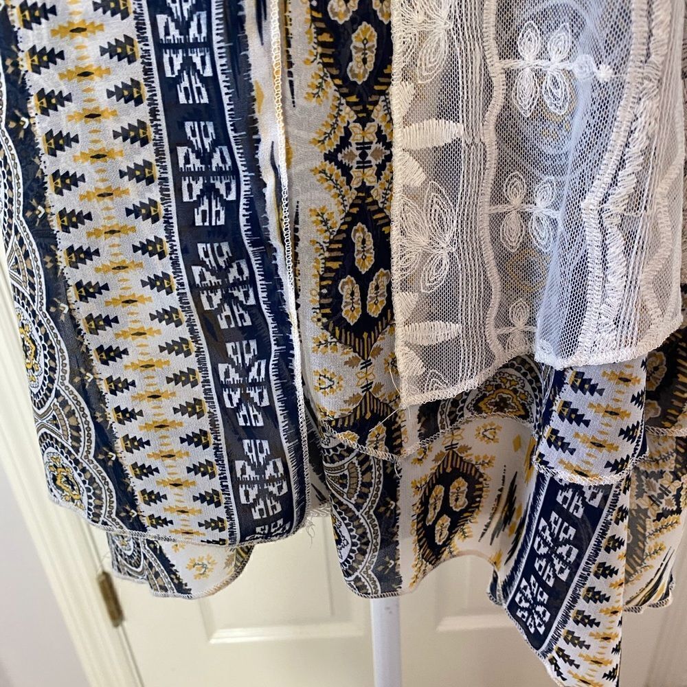 ONE WORLD Layered Top Medium - Picture 5 of 7